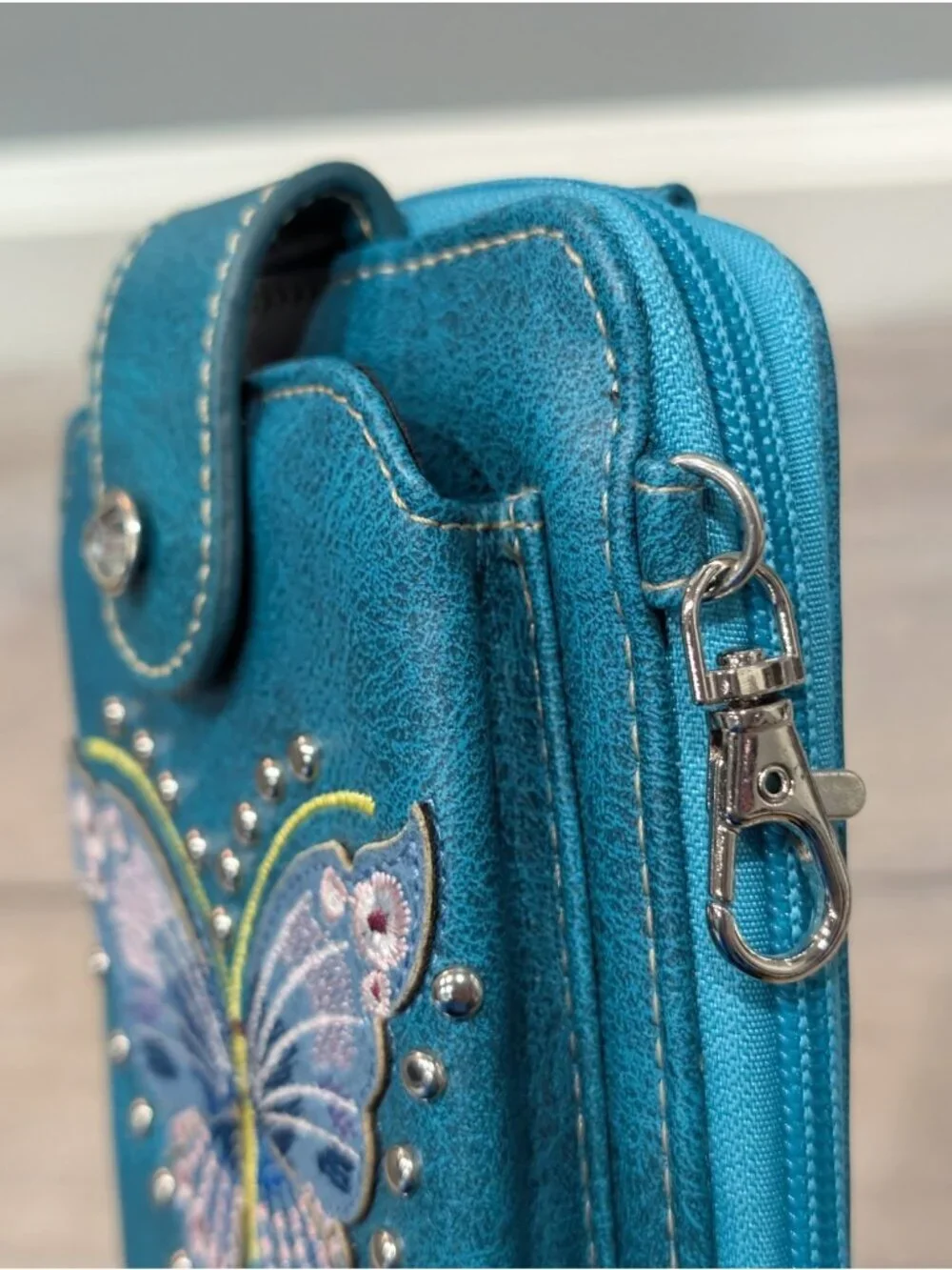 Unbranded turquoise bag